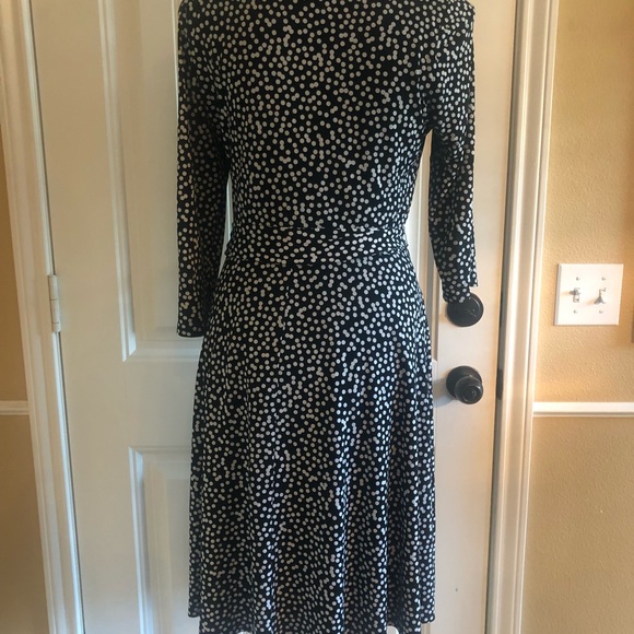 White House Black Market Dress, size 10 - Picture 3 of 3